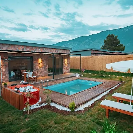ölüdeniz/hisarönünde özel Havuzlu 102 Fethiye