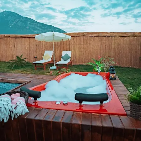 ölüdeniz/hisarönünde özel Havuzlu 102 * Fethiye